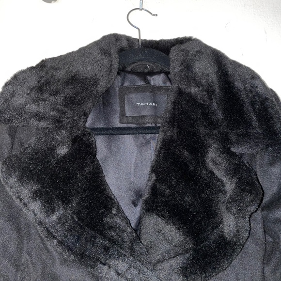 Tahari woman coat - Picture 2 of 3